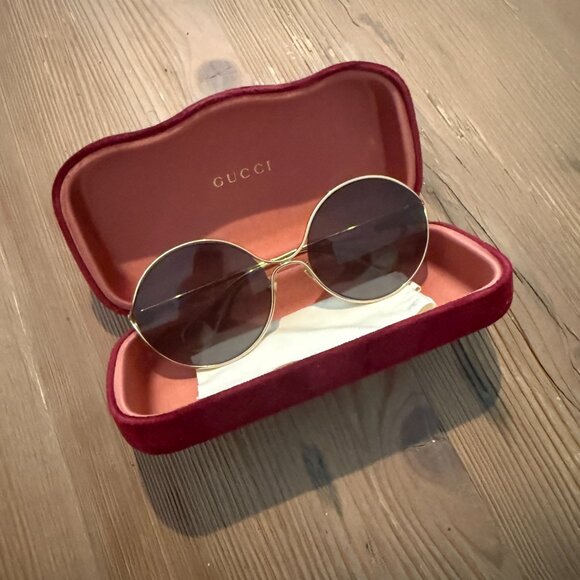 Gucci Sunglasses - Picture 2 of 4